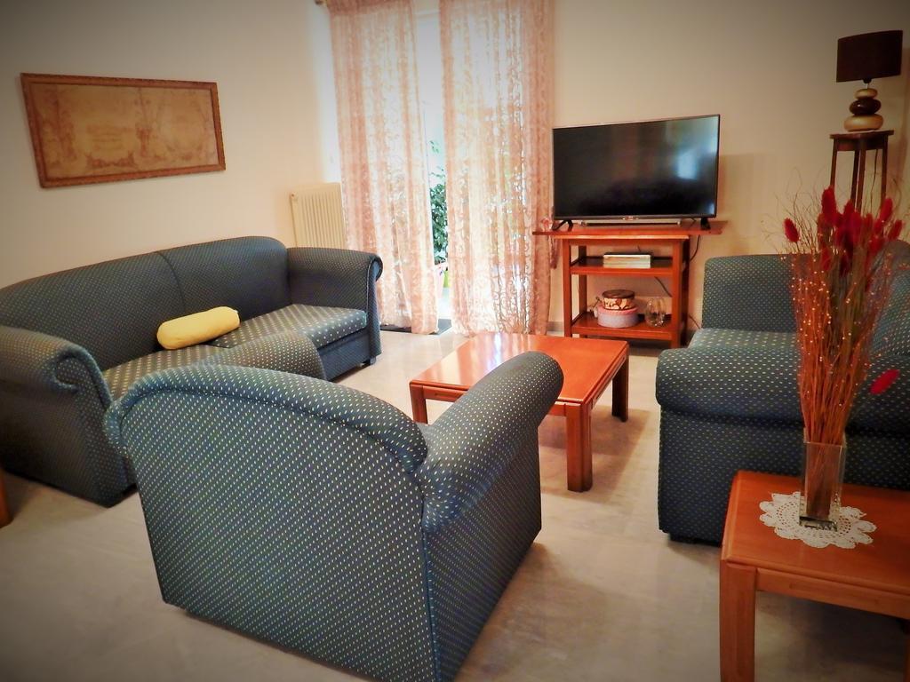 Apartment On Nikaias 5C Patras Esterno foto
